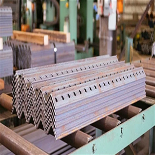 Avantajele performanței unice și a aplicației largi a Angle Steel și a aplicației largi